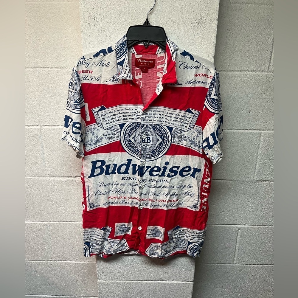 PacSun Red and White Graphic Men's Shirt